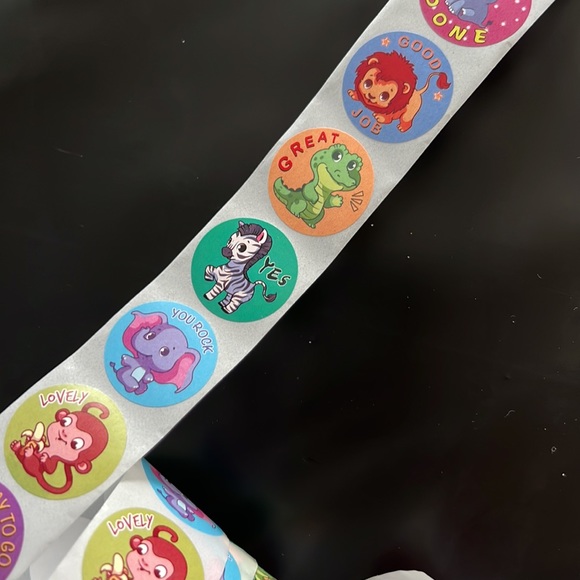 500 pcs Animal Stickers 1 inch (1 roll) - Picture 4 of 16